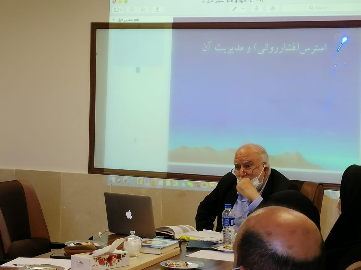 نشست صمیمانه طرح نشاط کارکنان در دانشکده الهیات برگزار شد