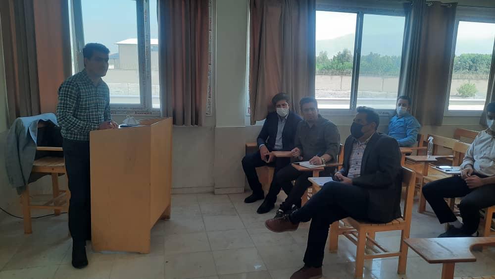 نشست طرح نشاط کارکنان در دانشکده تربیت بدنی و علوم ورزشی برگزار شد