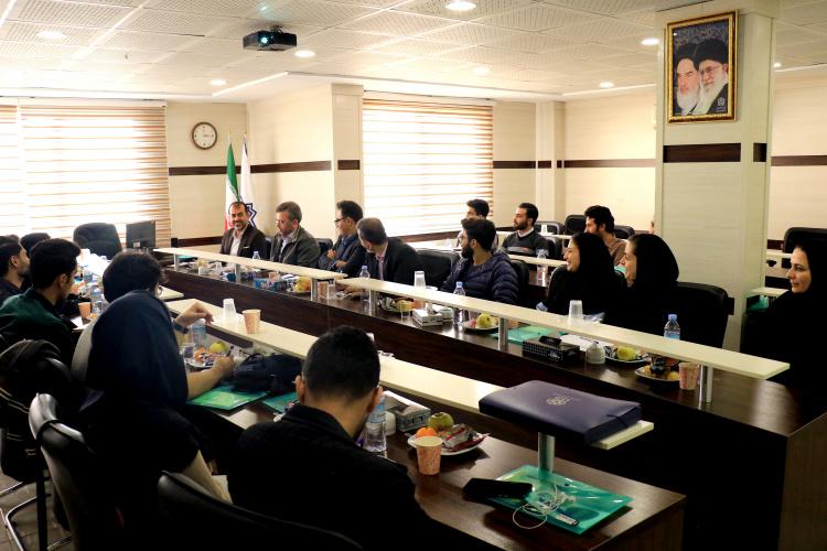 اولین نشست دبیران کانون های دانشجویی همیاران سلامت روان دانشگاه‌های منطقه یک کشوری: جایگاه ویژه کانون دانشجویی همیاران سلامت روان در آیین‌نامه جدید مراکز مشاوره و سبک زندگی ابلاغی از وزارت علوم